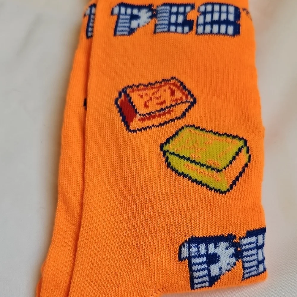 PEZ Mens Graphic Crew Socks 6-12 NWT